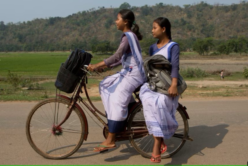 Max Life, Yes Bank Join Hands To Empower Girl Child Mobility